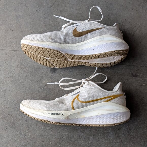 Nike Women's Vomero 17 Road Running Shoes Phantom Metallic Gold size 10.5 - Picture 9 of 10